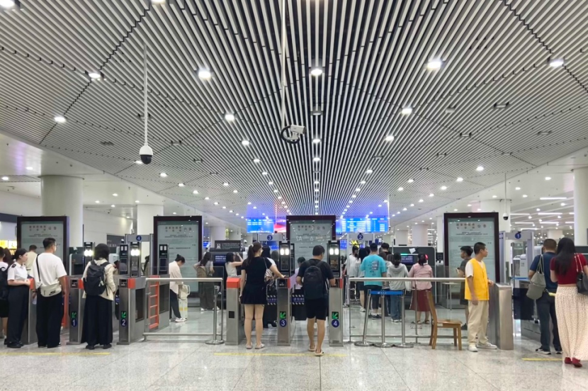 同比增长近四成!这个车站如何应对空前客流?