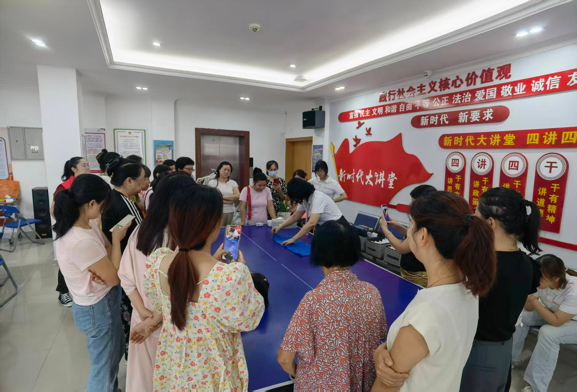 理居拾光焕新颜 巧手收纳悦生活,西乡社区开展居家收纳公益活动