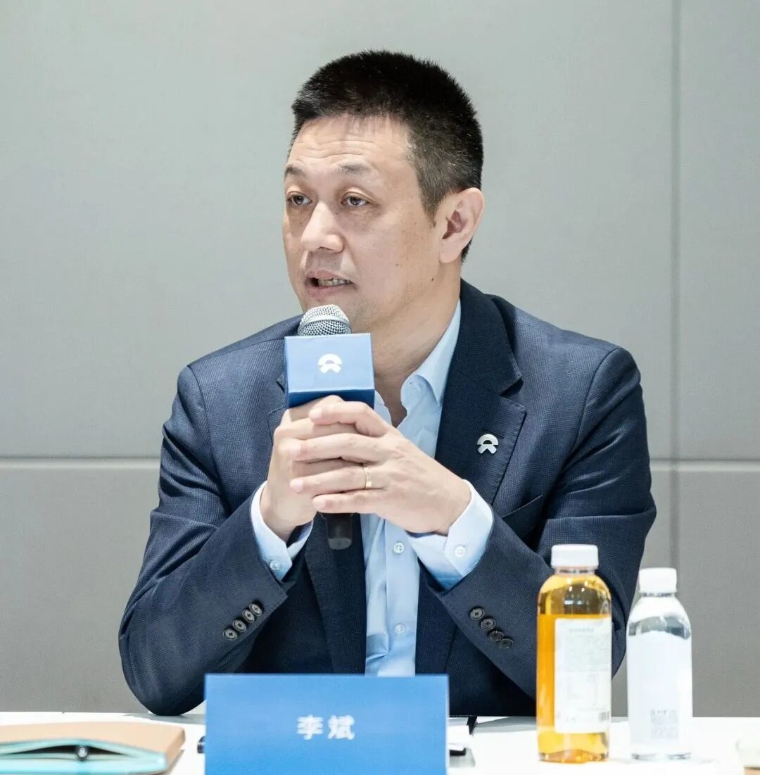 李斌:AI给汽车行业带来三重暴击蔚来价值被市场低估(图1)