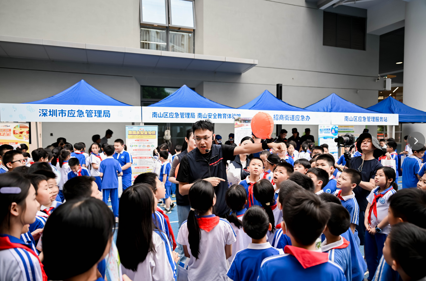 上好开学安全第一课护航平安美好新学期——深圳开展安全宣传“进学校”主题宣教活动