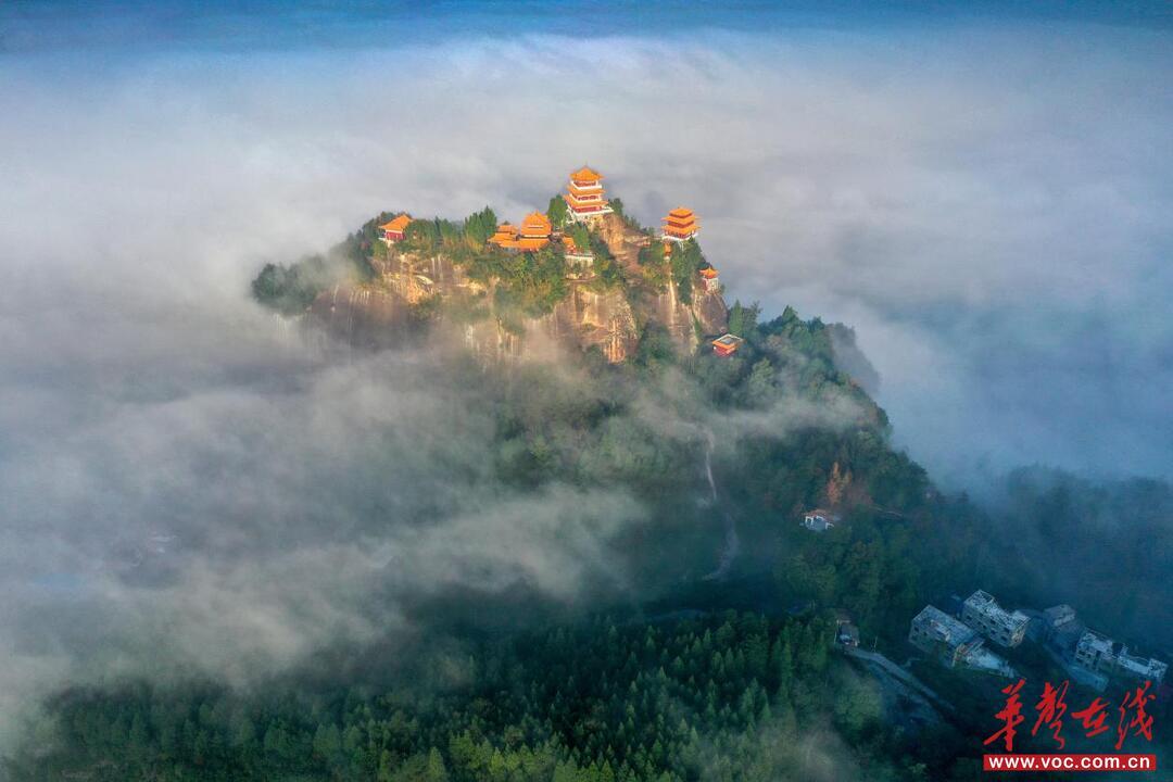 龙山县太平山。陈冬立摄