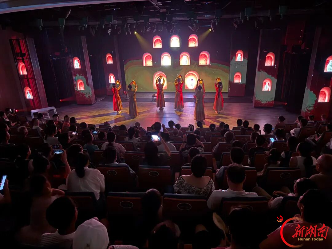 《寻长沙》文博风物艺术幻境演出座无虚席