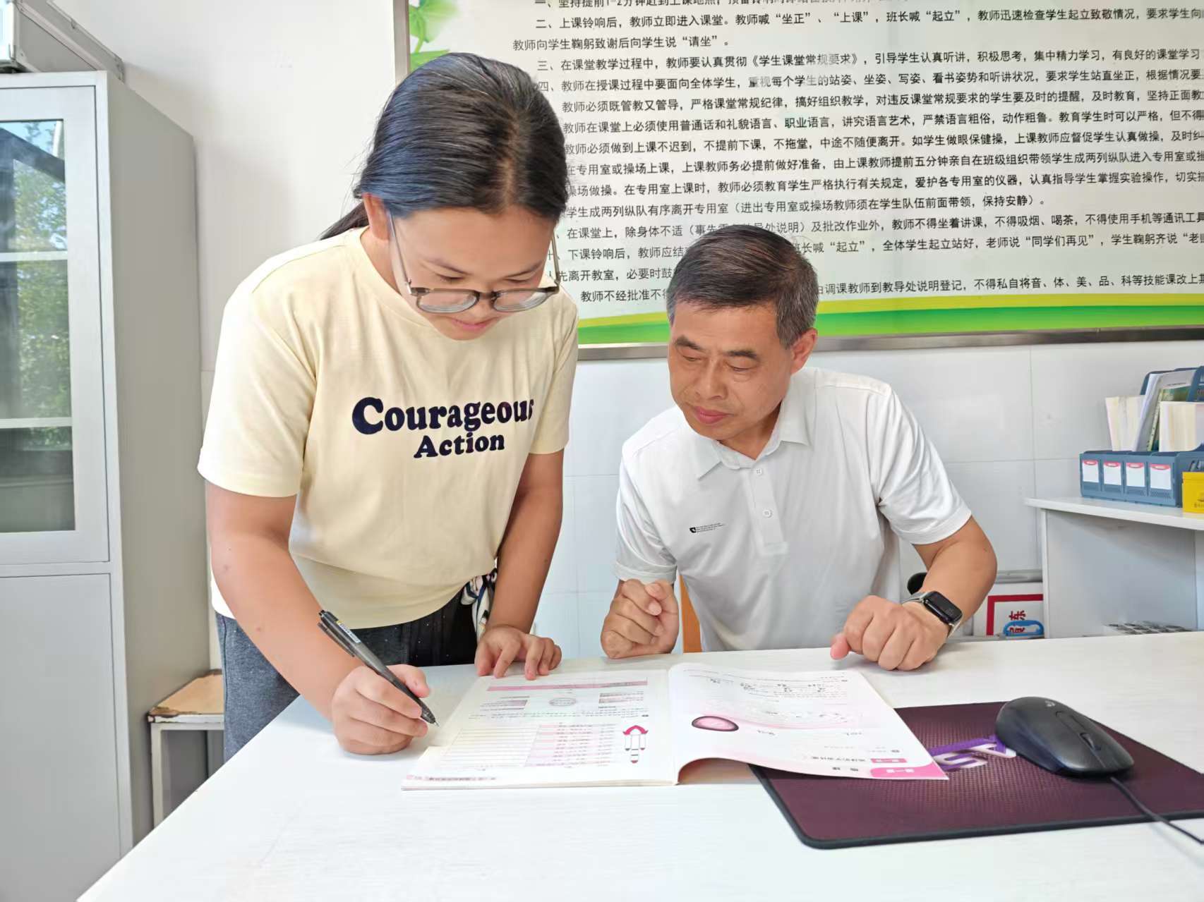 图注:高存林老师讲英语课