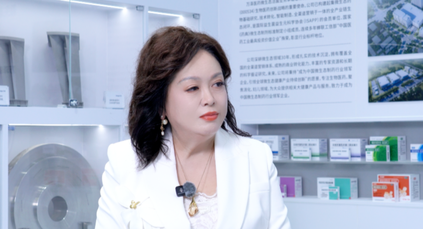 凤对话|万泽实业股份董事总经理陈岚:女人真正的花期是45岁以后