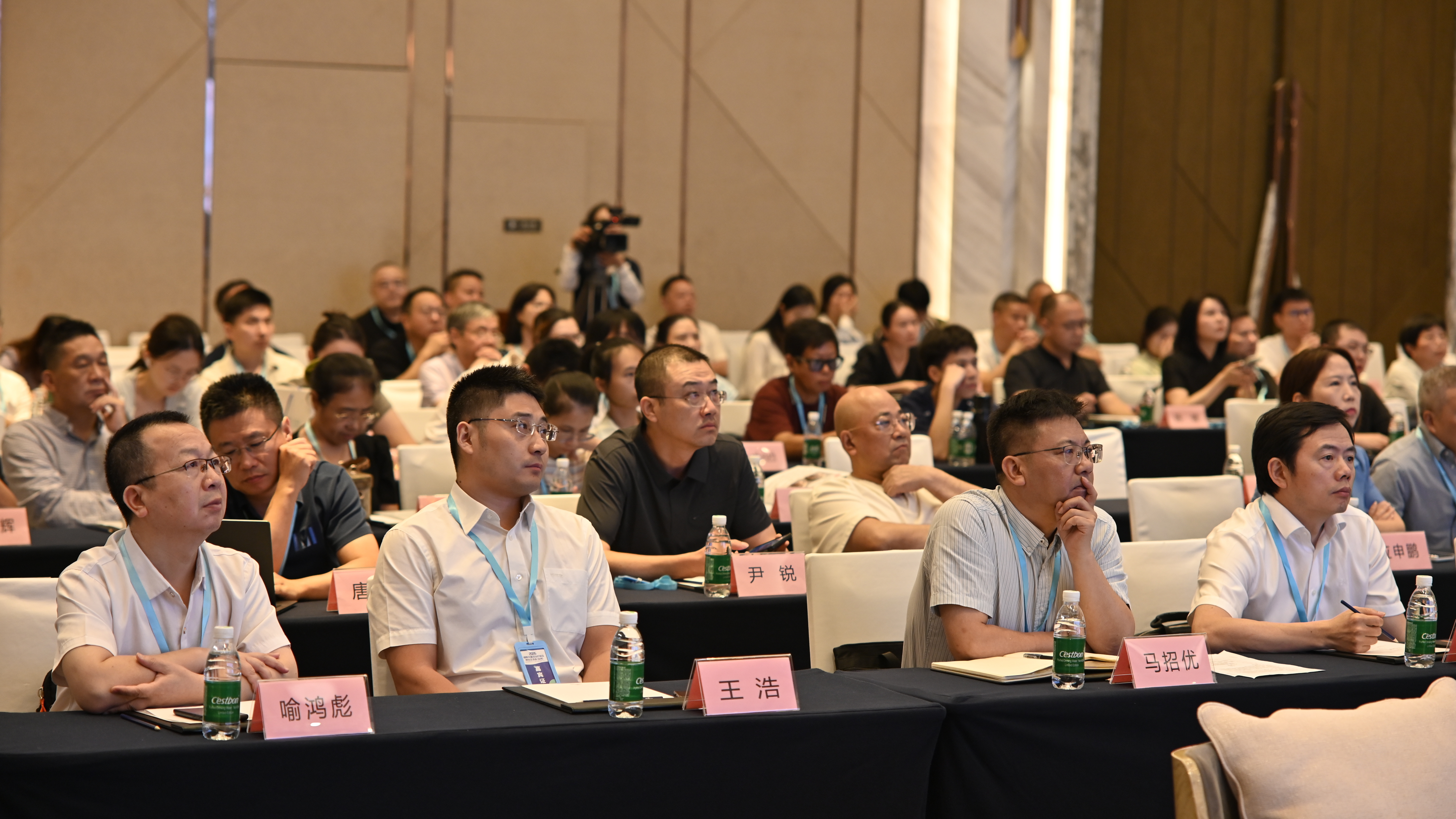 bdd3288a592cd112965c159ed51a4125.jpg