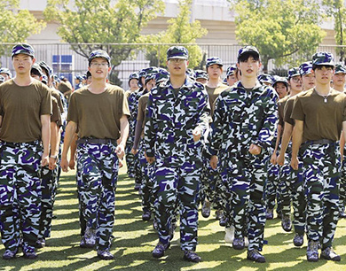 南昌：大学第一课 军训炼意志