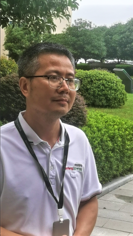 赣锋锂电技术信息中心副部长姜志强接受采访