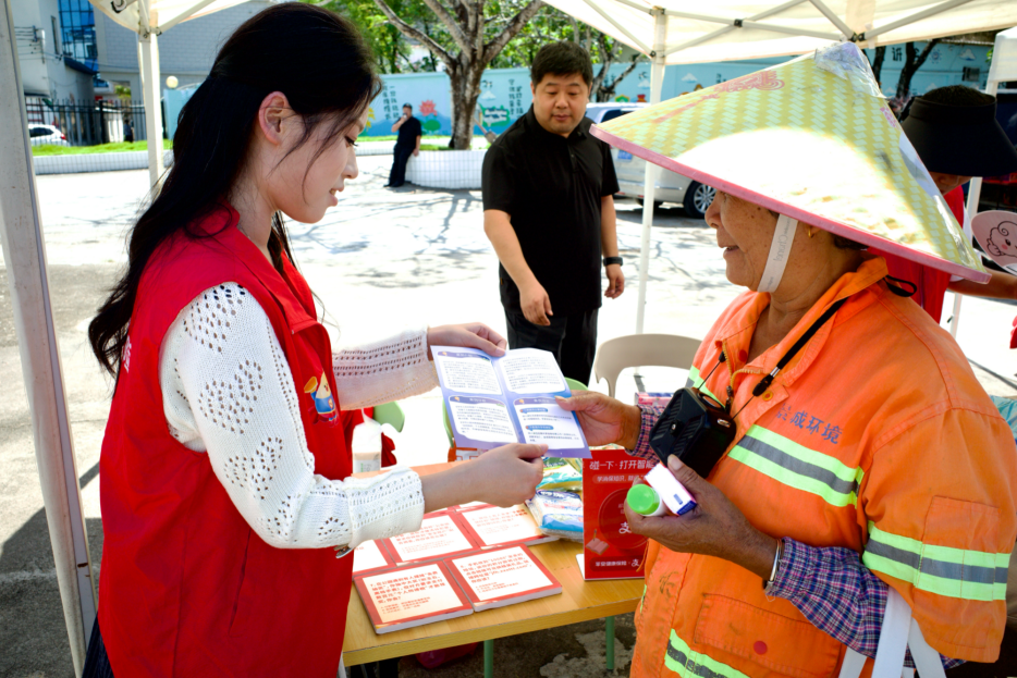 深入落实“为民办实事”,平安健康险深圳分公司走进深汕水美村搭建金融教育平台
