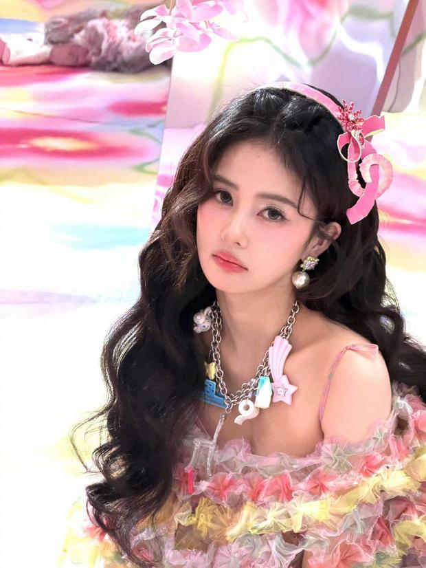 白鹿甜美梦幻。