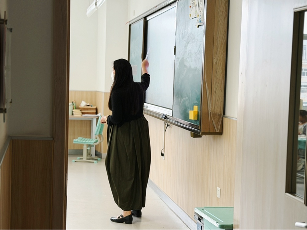 大力弘扬教育家精神,共建尊师重教风尚——青岛虎山路第二小学第42个教师节庆祝活动