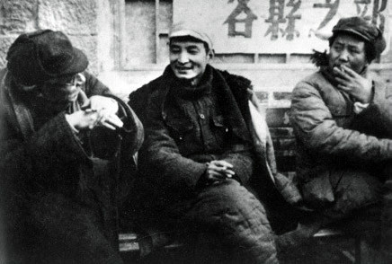 陈云（中）、毛泽东（右）