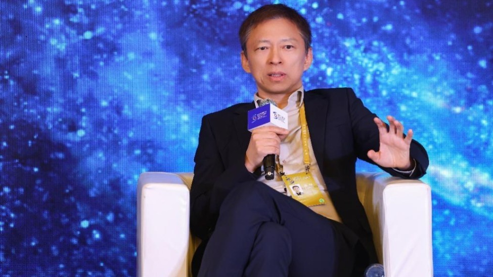 公司市值不到4亿却手握12亿现金，这就是张朝阳的底气