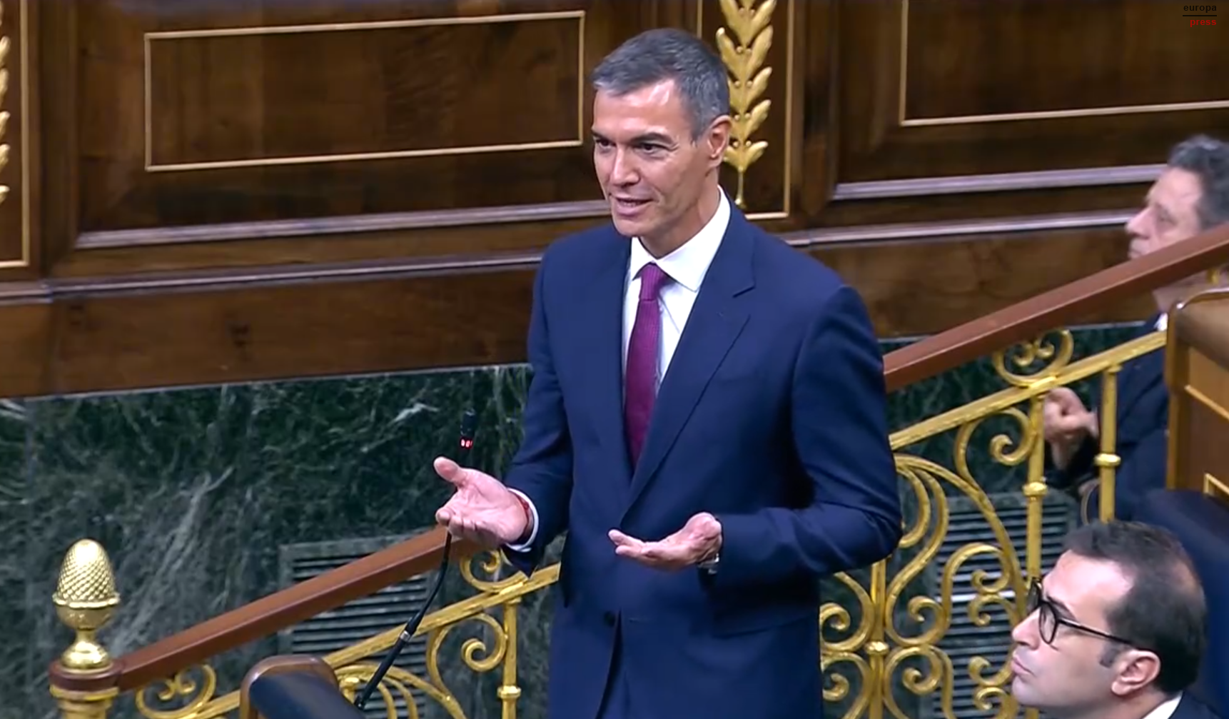 西班牙首相桑切斯在国会发言。