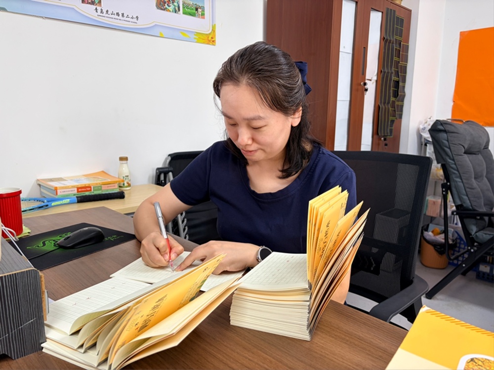 大力弘扬教育家精神,共建尊师重教风尚——青岛虎山路第二小学第42个教师节庆祝活动