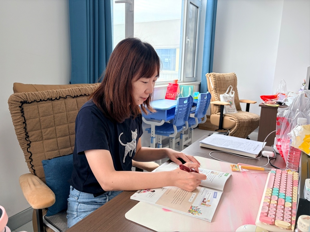 大力弘扬教育家精神,共建尊师重教风尚——青岛虎山路第二小学第42个教师节庆祝活动