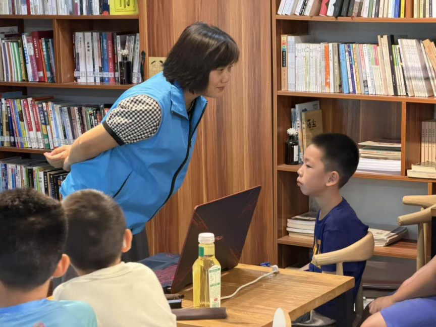 西乡街道铁岗社区“护苗行动・安全童行” 儿童青少年隐私安全教育讲座
