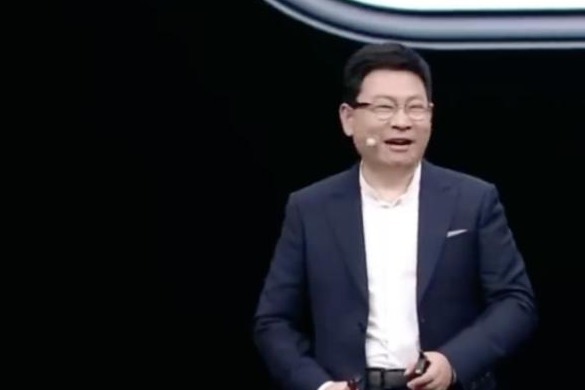 如何看待「余承东建议苹果用户买华为备用机，备用几天就可能成为主力机」？你会购买吗？