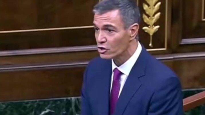 西班牙首相回怼政敌：我可以是狗，但和你不同，我没有主人