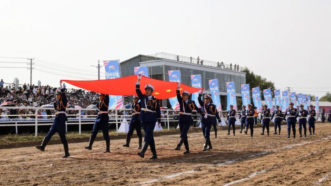 杜尔伯特蒙古族自治县第三十届那达慕大会暨2026年职工中小学生运动会隆重开幕