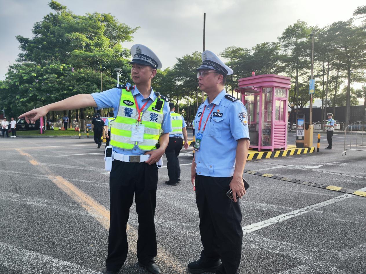 东莞交警长安大队护航粤BA全明星赛