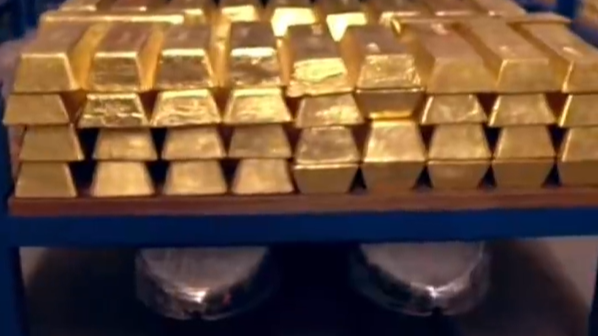 凤凰聚焦丨俄委存的黄金被冻结，专家：黄金已变成西方的打压武器