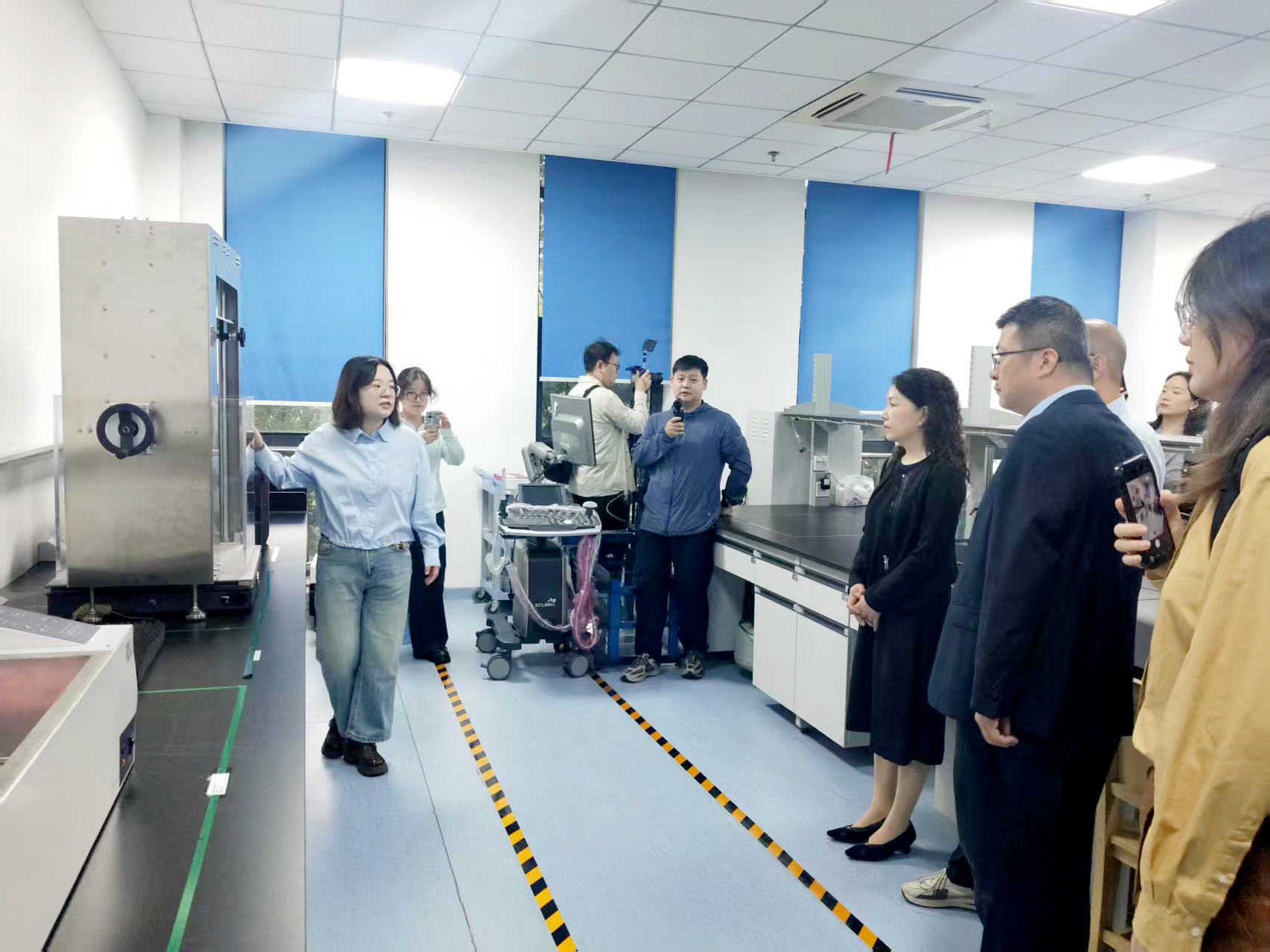 湖北“药品安全宣传周”系列活动 政产学研医检融合座谈会在武汉举办