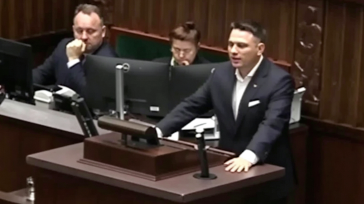 波兰议员怒斥政府对俄备战谎言