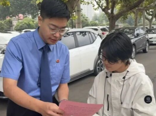 宁晋县检察院开展深化扫黑除恶专项斗争普法宣传活动