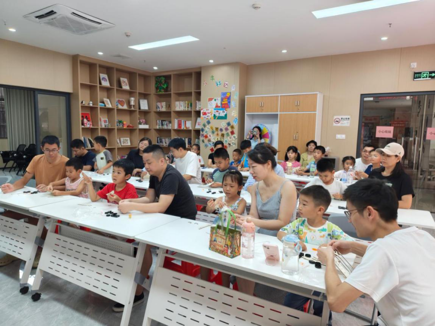 科技筑梦，爱国同行——西乡街道永丰社区“科技小达人”亲子活动圆满举办