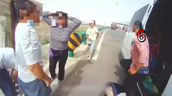 超载60%　小型普通客车超员被查