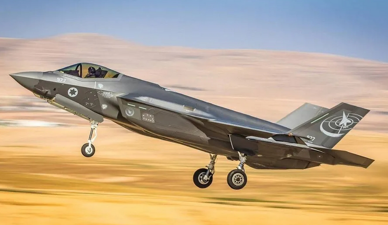 对于手握大量“顶配”F-35与F-16战机的以色列而言,埃及即使获得F-16V战机也谈不上构成多大威胁。