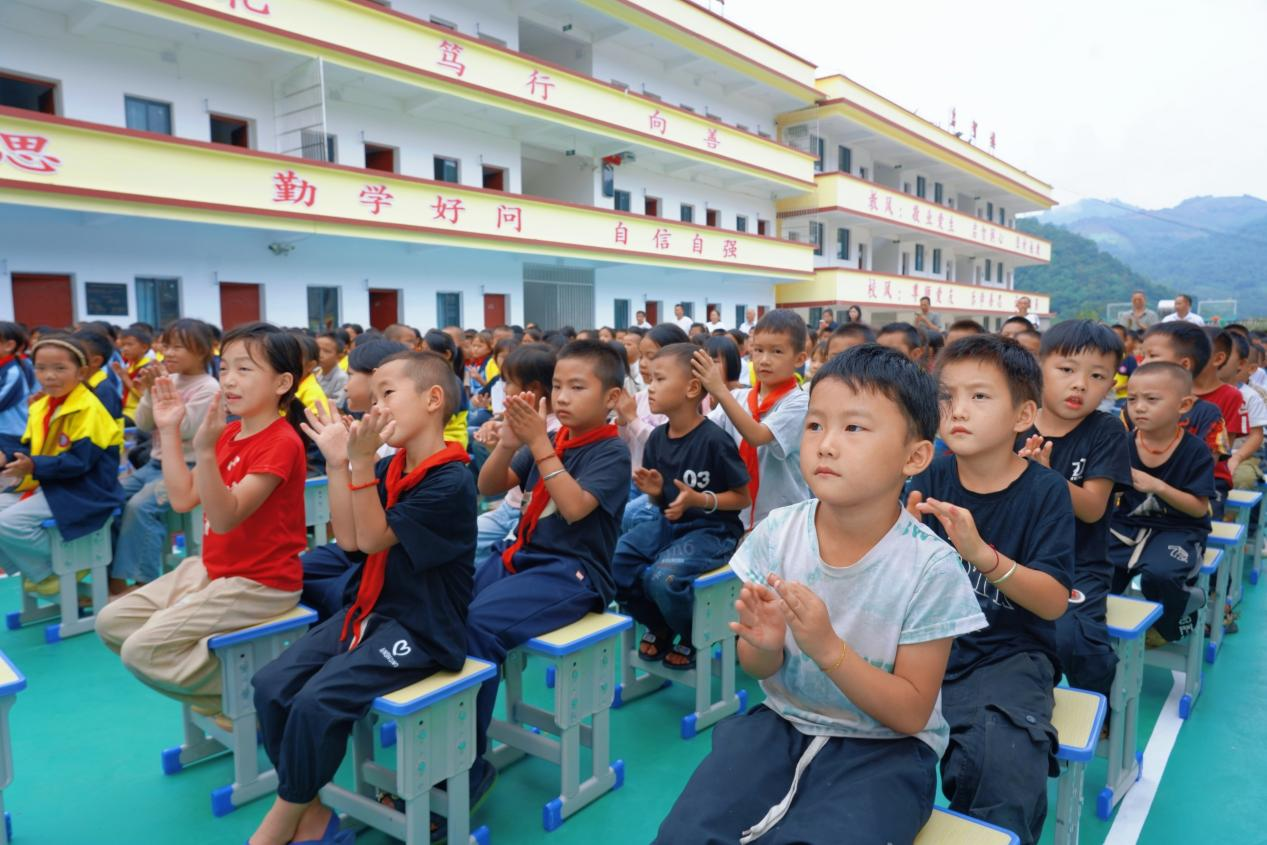 "微亮爱心读书屋丨环旭电子爱心书屋"在广南阿用小学落成启用 "微亮爱心读书屋丨环旭电子爱心书屋"在广南阿用小学落成启用