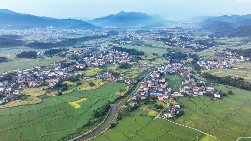 莲花县：秋日乡村（图）
