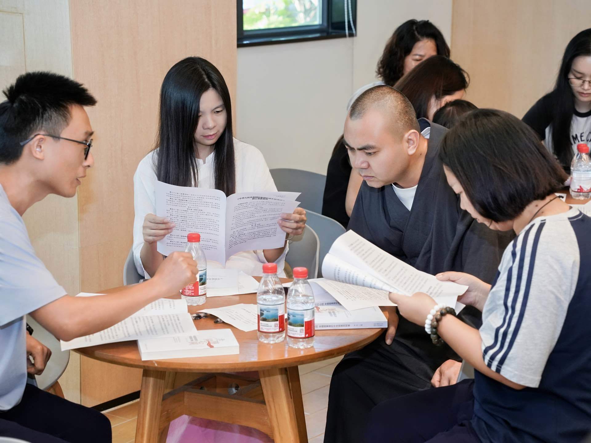 金秋共读 和融大鹏!大鹏新区举办“同心YUE读”民宗专场暨民族团结进步月主题活动