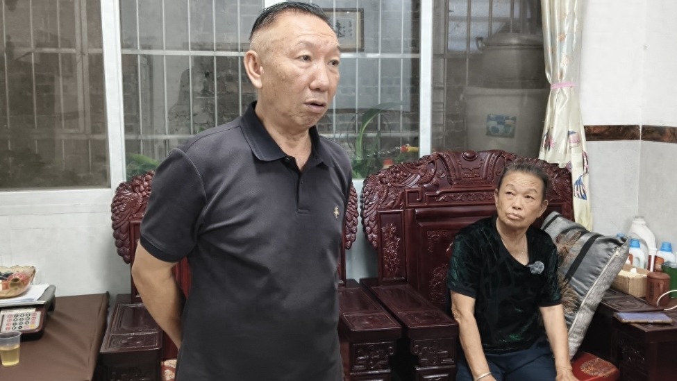老夫妇丧子后发现孙子非亲生，因儿媳拒绝司法亲子鉴定陷入僵局，律师：孩子也想知道生父是谁
