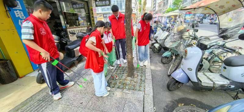 盐田社区少工委开展蒲公英计划垃圾分类环保宣教志愿服务活动