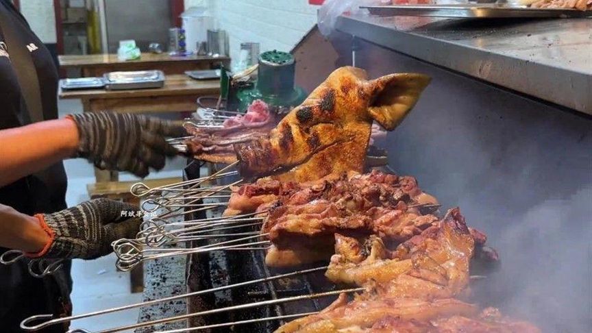凉山州，甘洛烤小猪儿肉干香脆嫩，加上木姜子味道绝了
