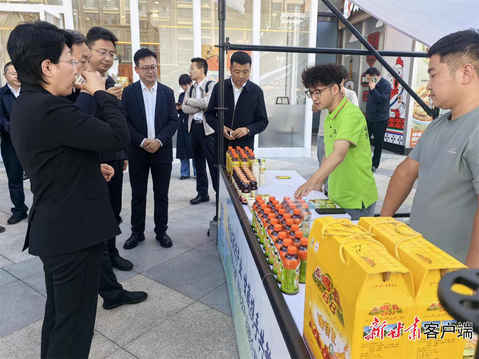 “甘味”啤特果饮品展示