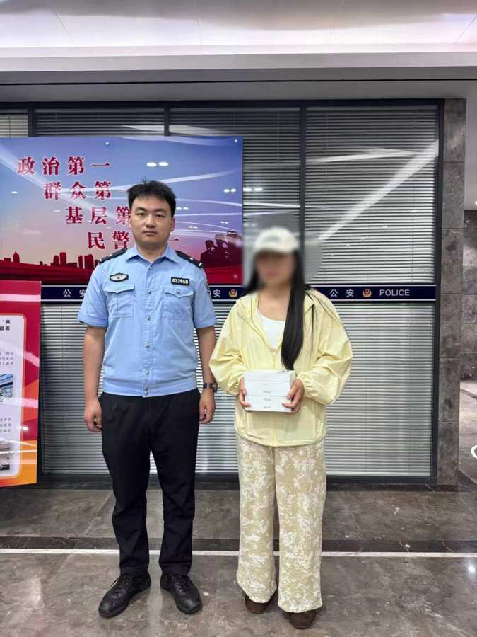 武汉一女子刷单落入圈套购买5部苹果手机寄出 民警紧急拦截