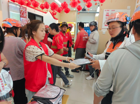 网安护航守平安 暖心服务护“新”行 红谷滩区新琚东社区开展网络安全宣传活动