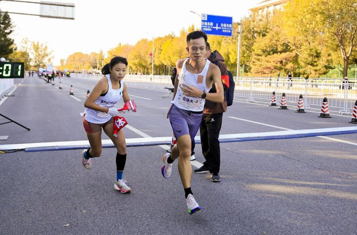 青春领跑,感受“快乐房山”! 2026北京房山良乡大学城半程马拉松报名开启 青春领跑,感受“快乐房山”! 2026北京房山良乡大学城半程马拉松报名开启