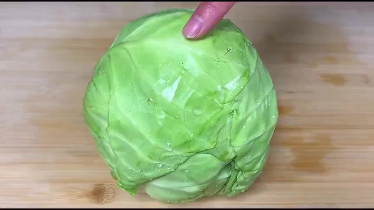 立秋要多吃包菜，教你一个神仙吃法，一次3斤都不够吃，太解馋