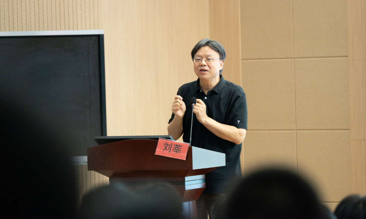 仰望星空启思辨 书香赋能向未来——宁波“一月一书”九月共读《三体》 名家引领深耕青少年阅读素养