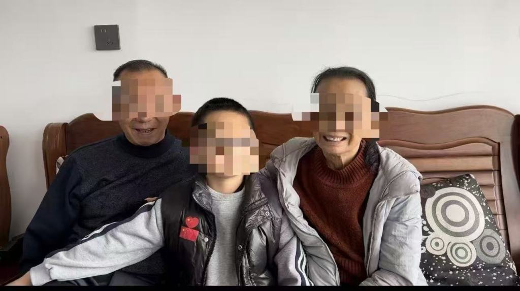 “孙子疑非亲生”案:儿子去世 老人能不能申请亲子鉴定?