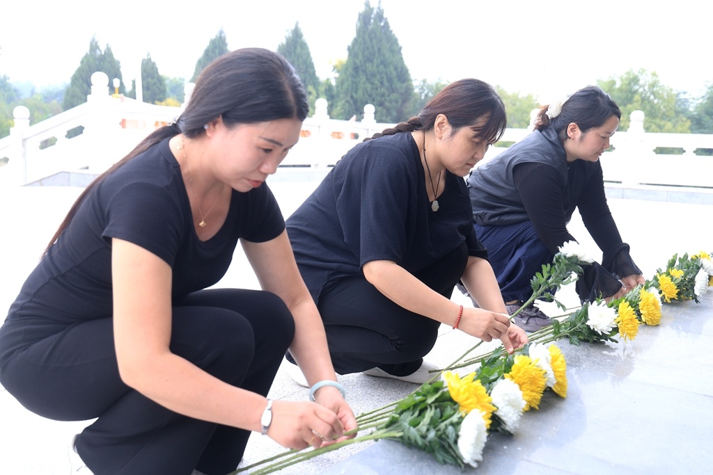 勿忘国耻铭初心 缅怀英烈担使命 柘城县开展九一八前夕祭扫缅怀活动