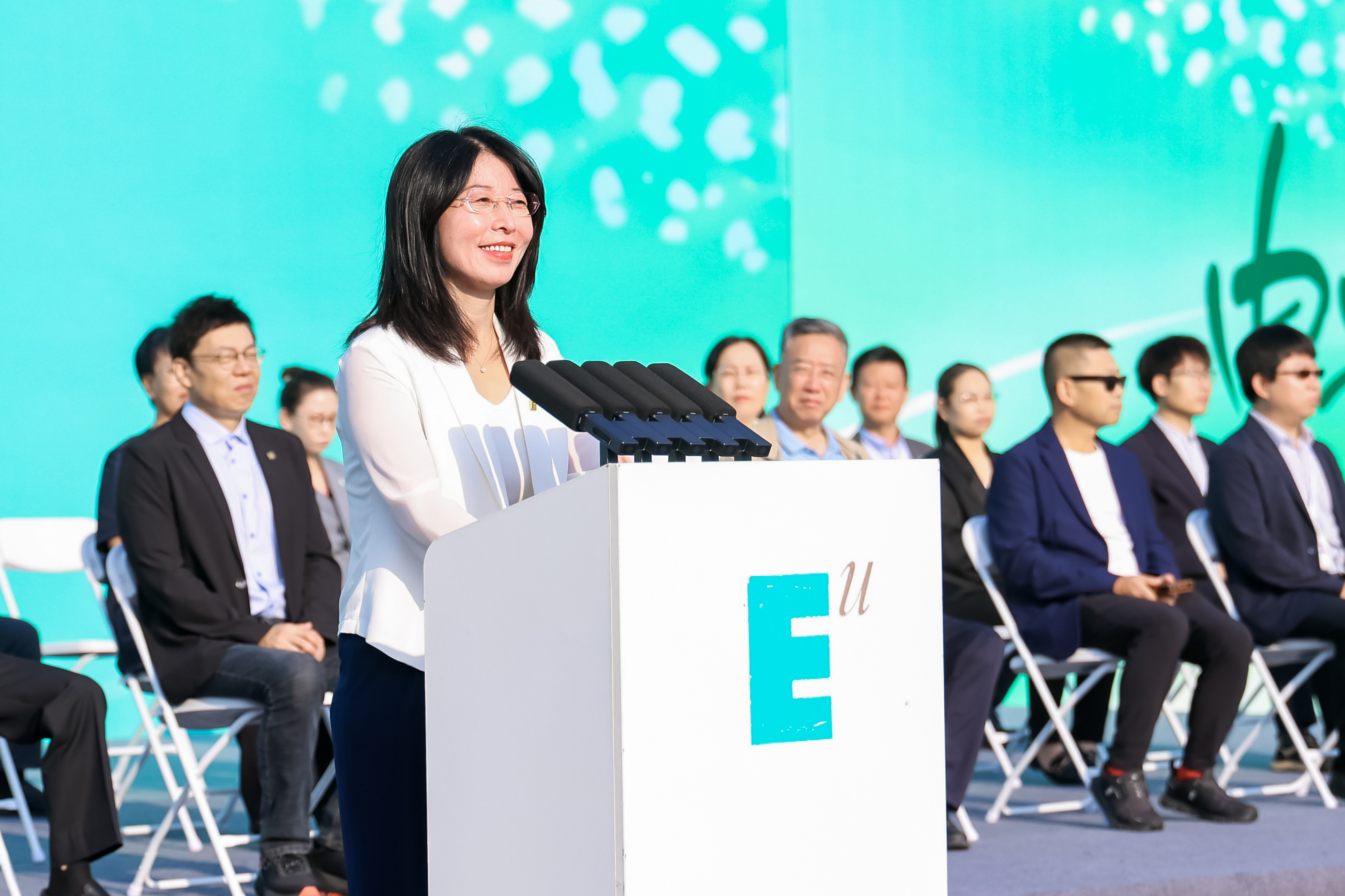 西安欧亚学院常务副校长张乐芳教授在开学典礼致辞