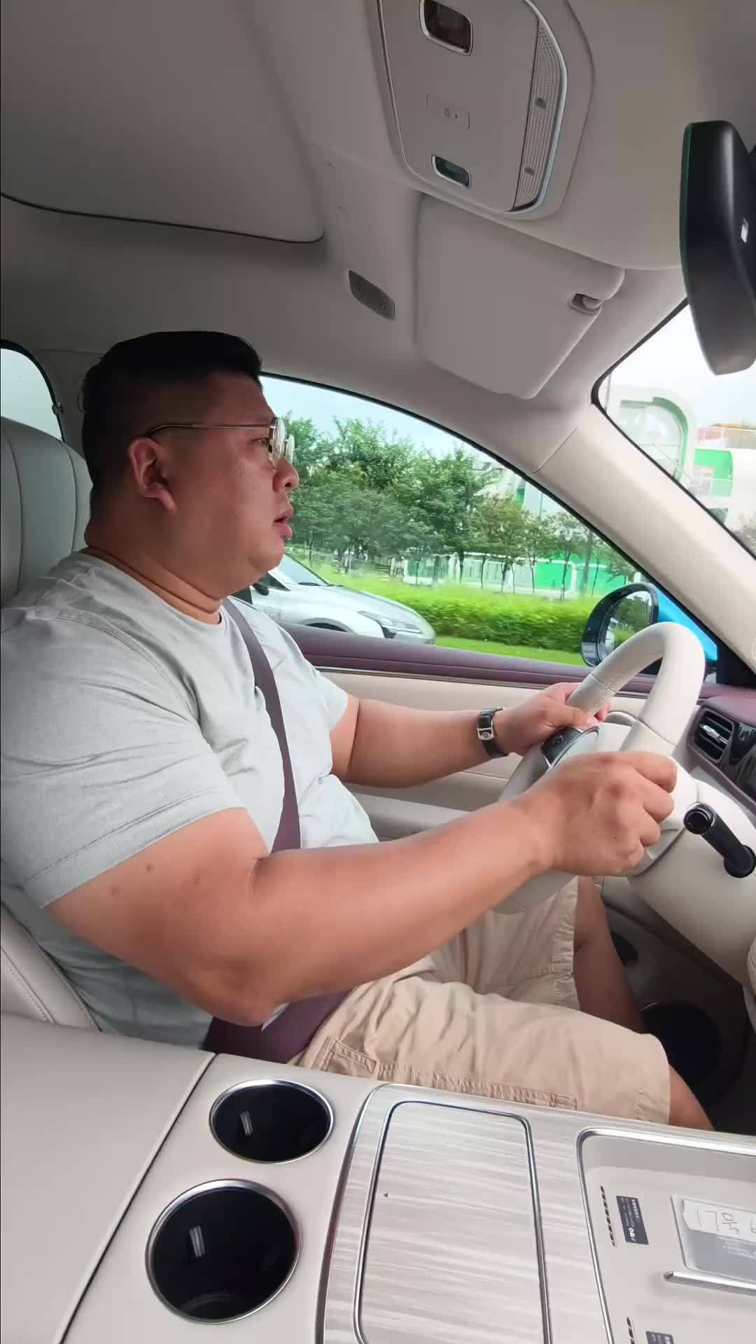 之前体验过启境GX7二十秒一键成床，舒适性没得说