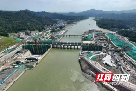 在建的金塘冲水库枢纽现场。
