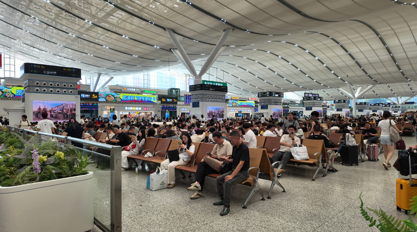 中秋国庆“双节”将至,深圳铁路预计发送旅客逾570万人次