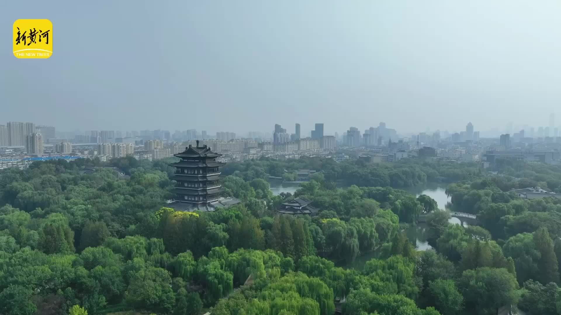 济南大明湖薄雾袅袅，邂逅水墨初秋